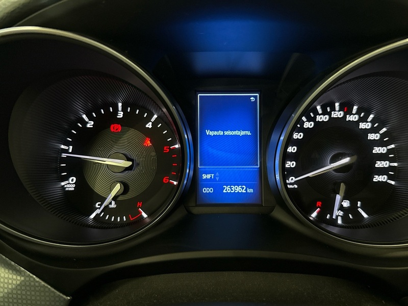 Toyota Avensis vaihtoauto