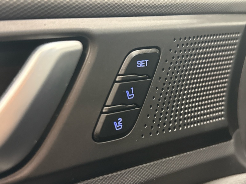 Hyundai IONIQ hybrid vaihtoauto