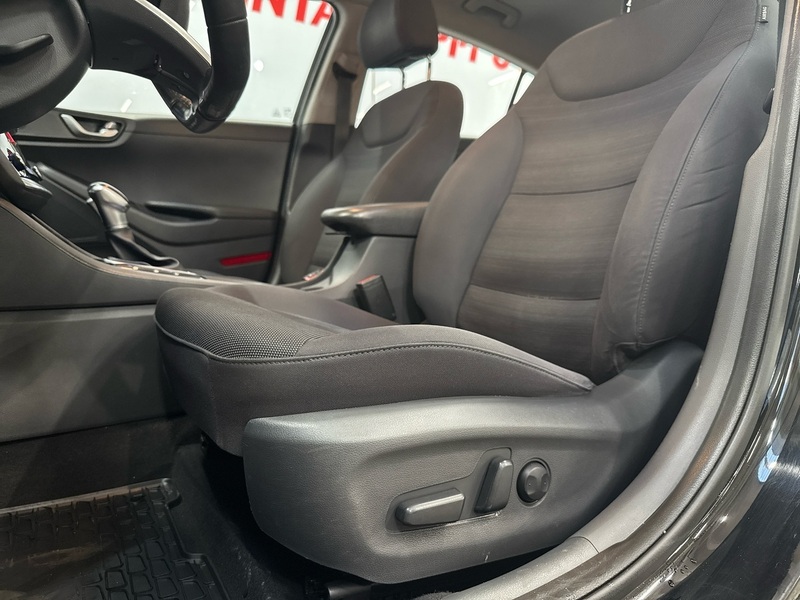 Hyundai IONIQ hybrid vaihtoauto