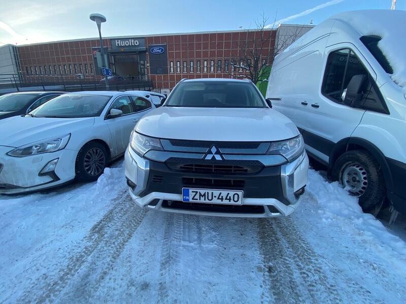 Mitsubishi Outlander PHEV vaihtoauto