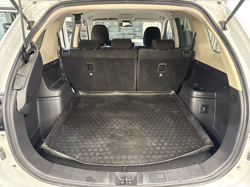 Mitsubishi Outlander PHEV vaihtoauto