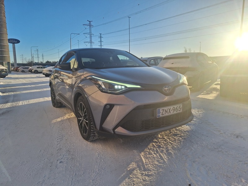 Toyota C-HR vaihtoauto