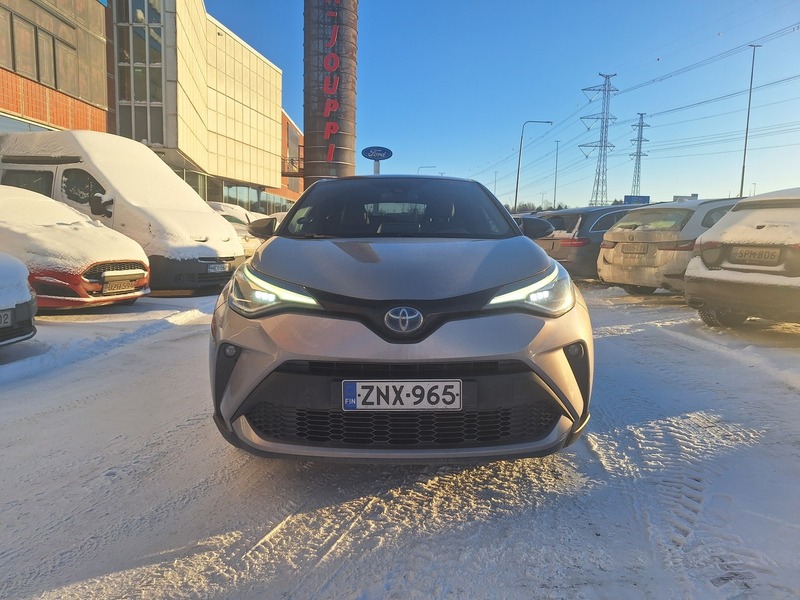 Toyota C-HR vaihtoauto