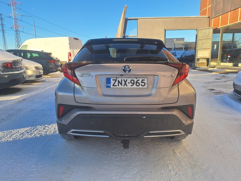 Toyota C-HR vaihtoauto