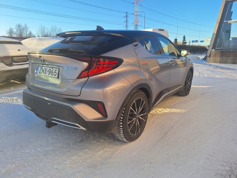 Toyota C-HR vaihtoauto