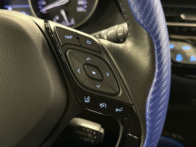 Toyota C-HR vaihtoauto