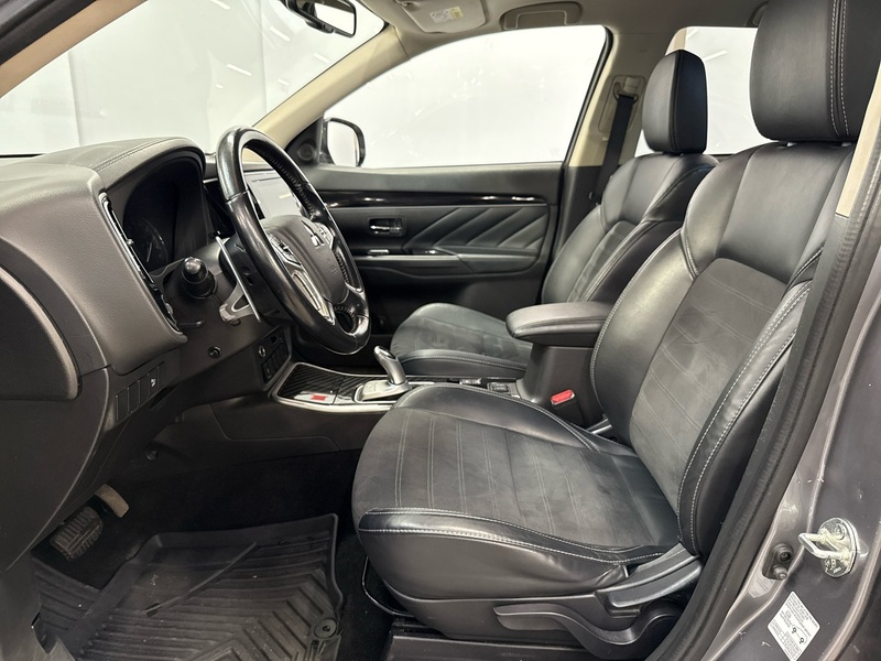 Mitsubishi Outlander PHEV vaihtoauto