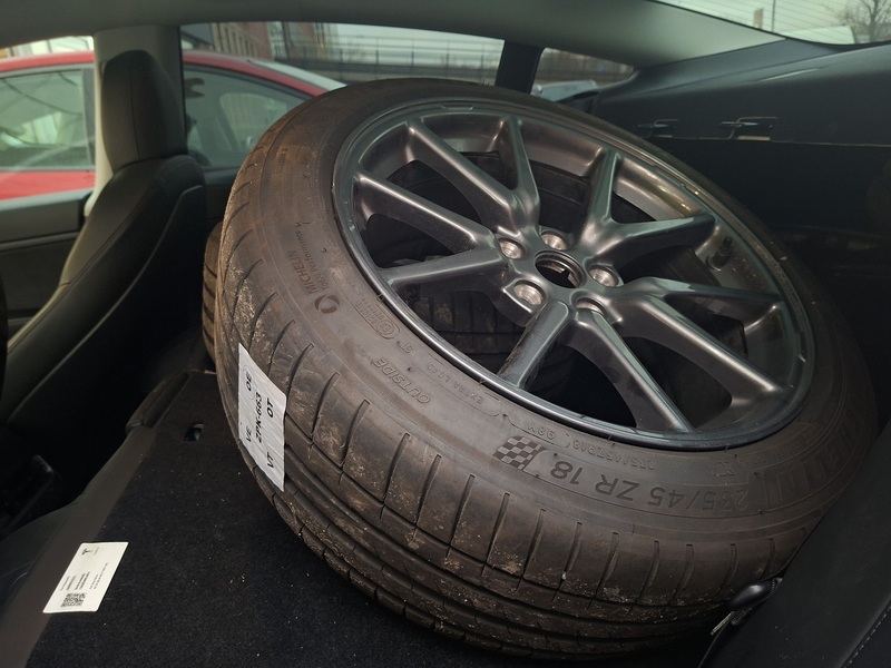 Tesla Model 3 vaihtoauto