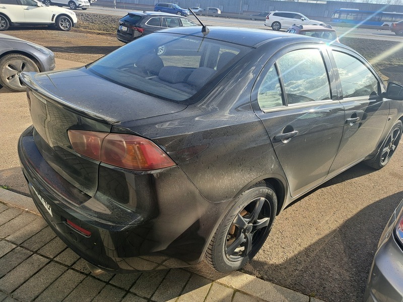 Mitsubishi Lancer vaihtoauto