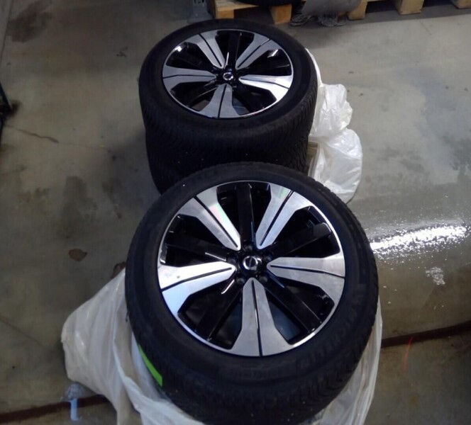 Volvo C40 vaihtoauto