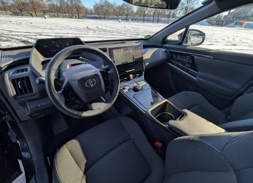 Toyota bZ4X vaihtoauto