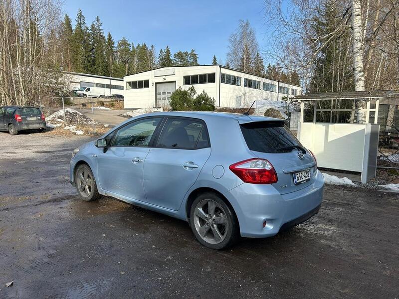 Toyota Auris vaihtoauto