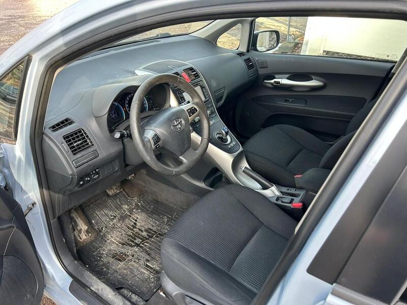 Toyota Auris vaihtoauto