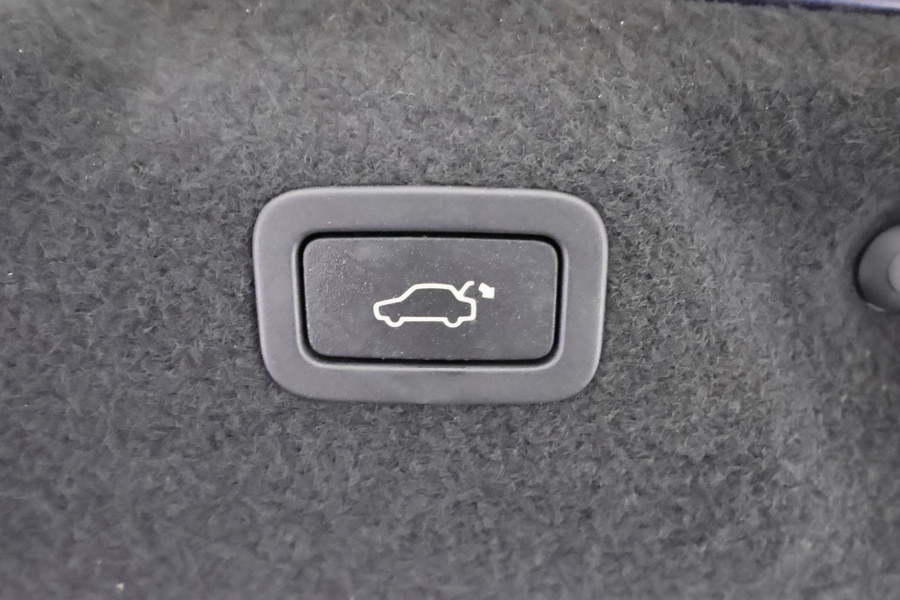 Jaguar XE vaihtoauto