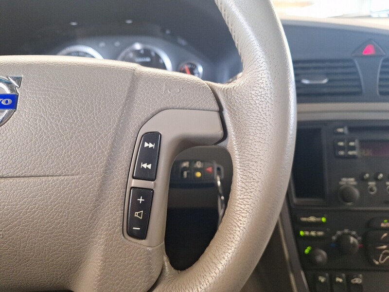 Volvo V70 vaihtoauto