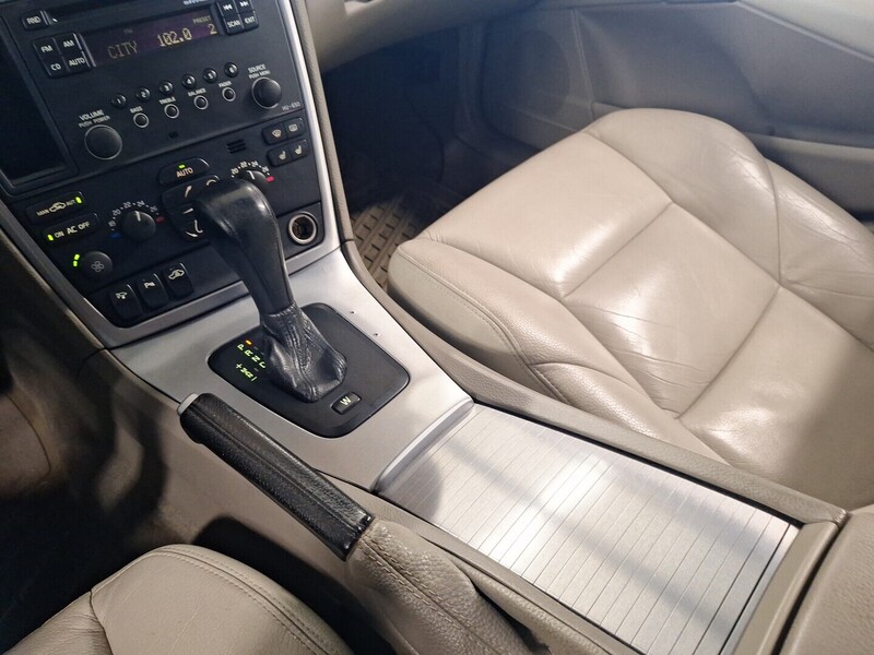 Volvo V70 vaihtoauto