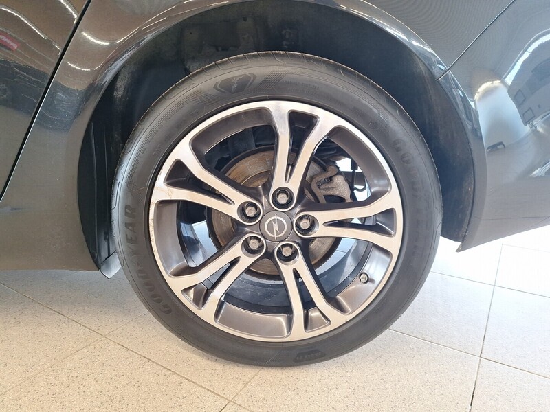 Opel Insignia vaihtoauto