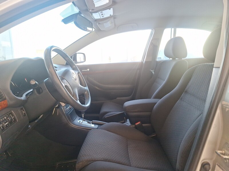 Toyota Avensis vaihtoauto