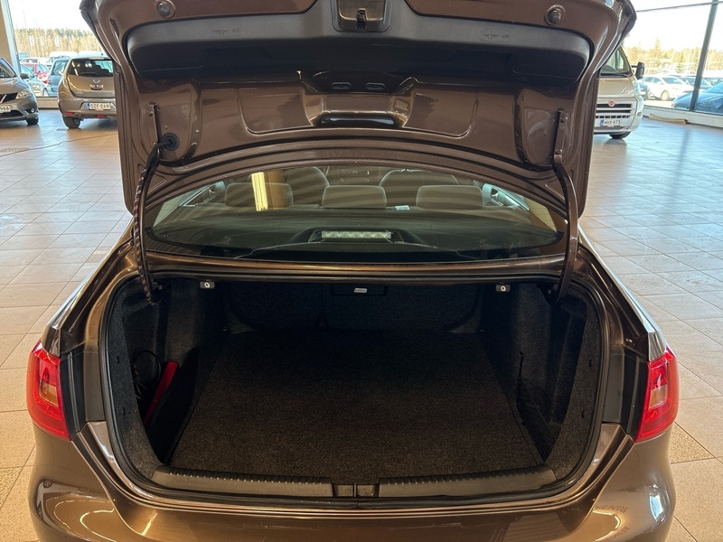 Volkswagen Jetta vaihtoauto