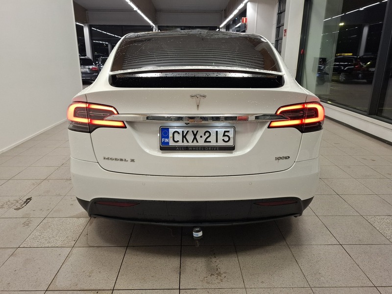 Tesla Model X vaihtoauto