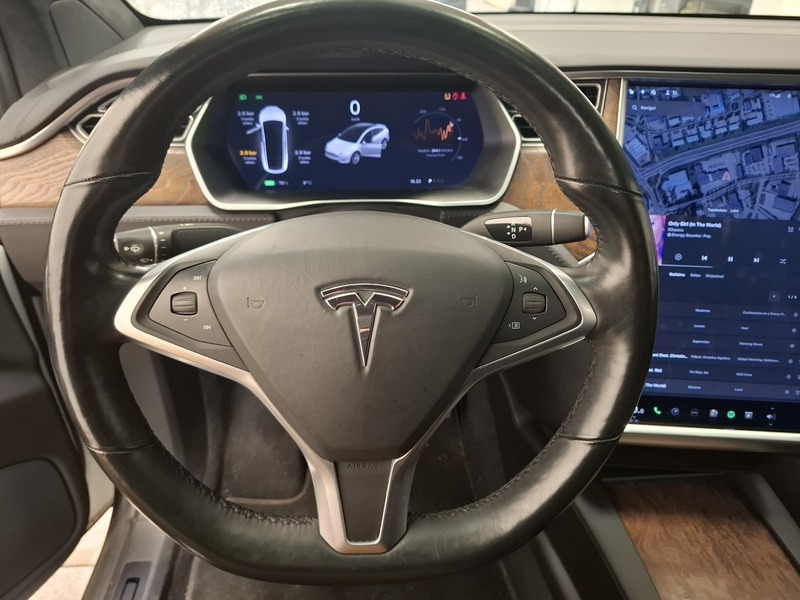 Tesla Model X vaihtoauto