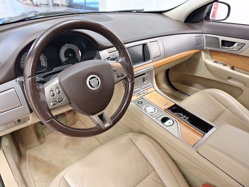 Jaguar XF vaihtoauto