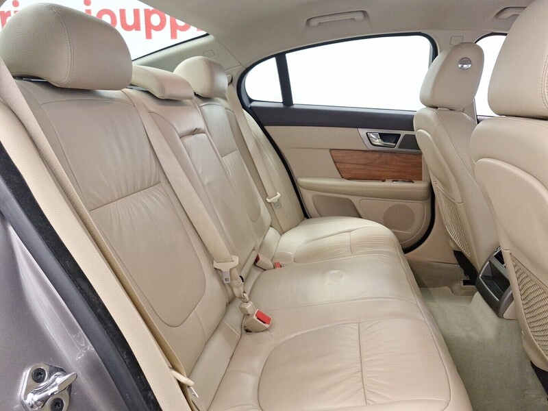 Jaguar XF vaihtoauto