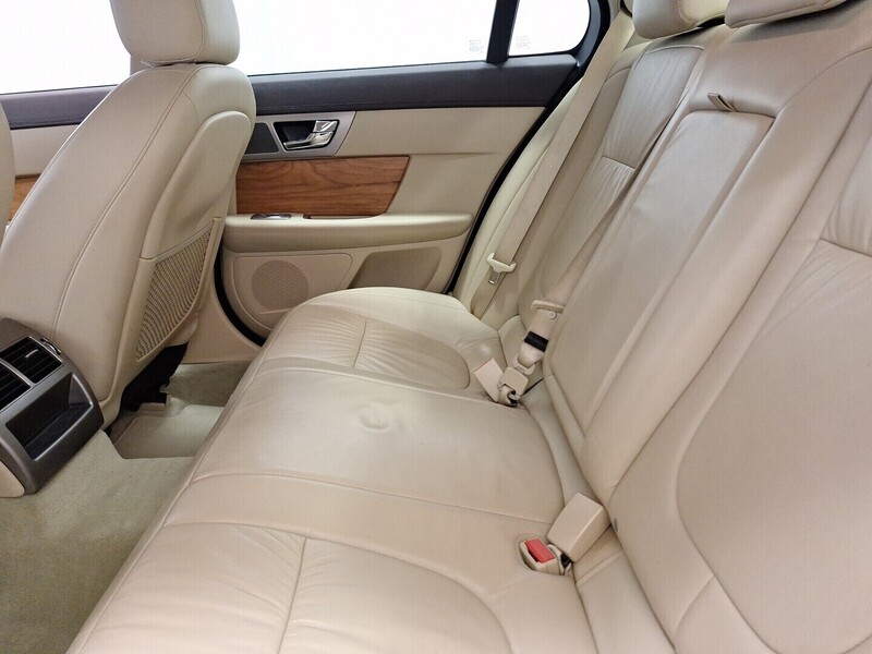 Jaguar XF vaihtoauto