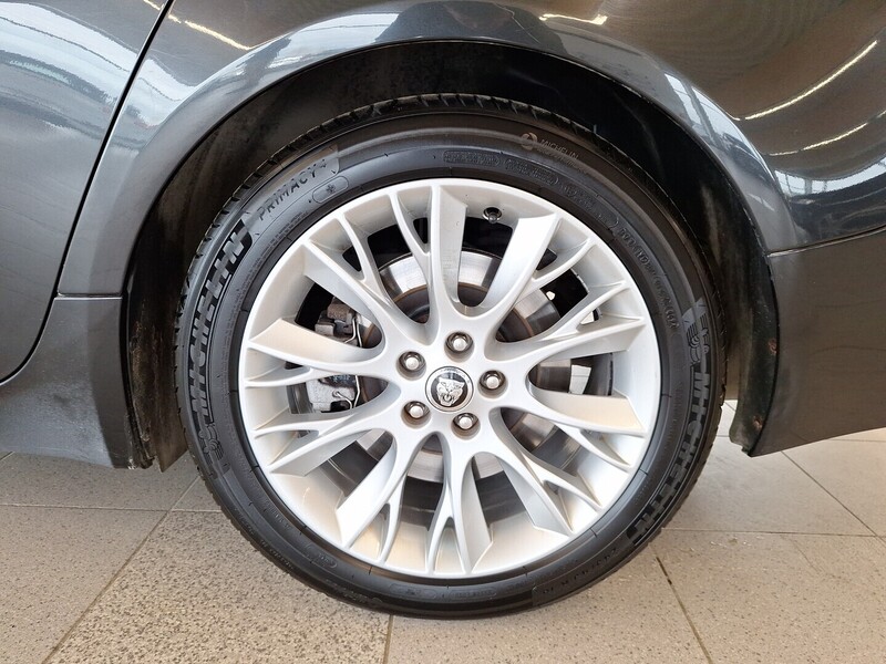 Jaguar XF vaihtoauto