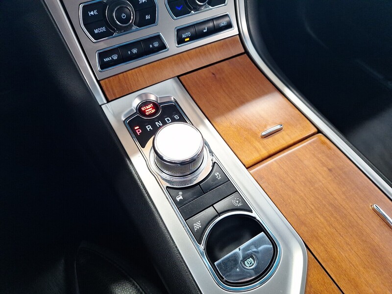 Jaguar XF vaihtoauto