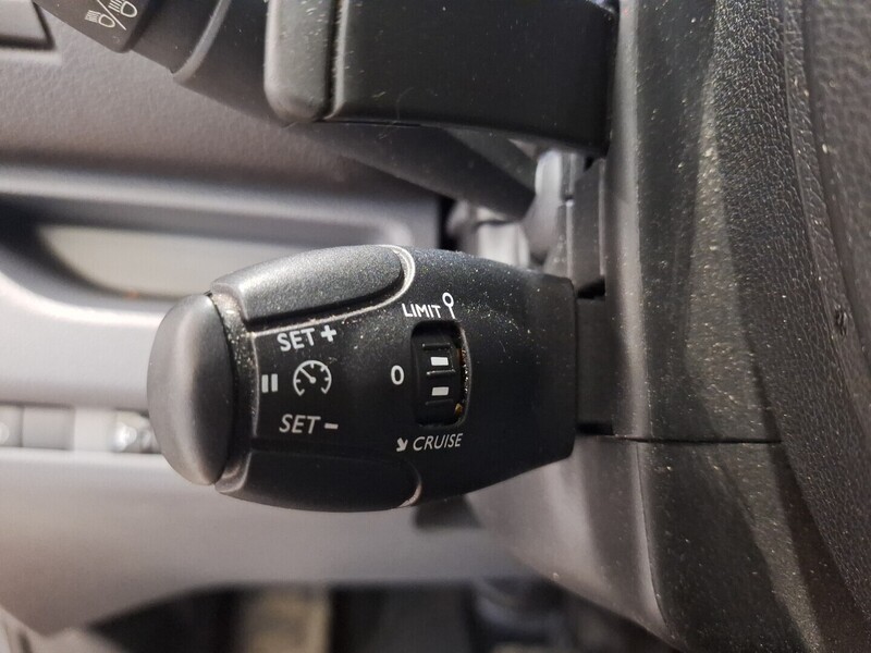 Opel Vivaro vaihtoauto