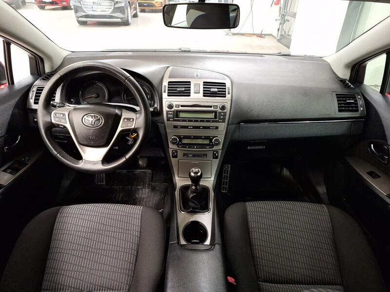 Toyota Avensis vaihtoauto