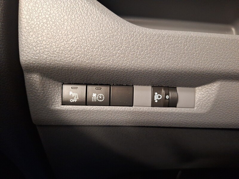 Opel Vivaro vaihtoauto