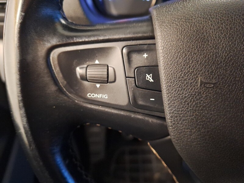 Opel Vivaro vaihtoauto