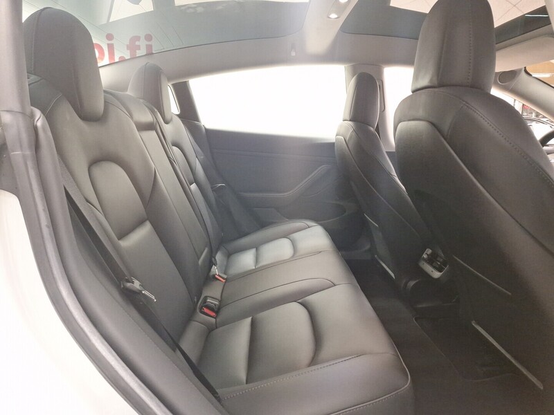 Tesla Model 3 vaihtoauto