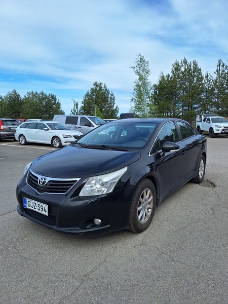 Toyota Avensis vaihtoauto