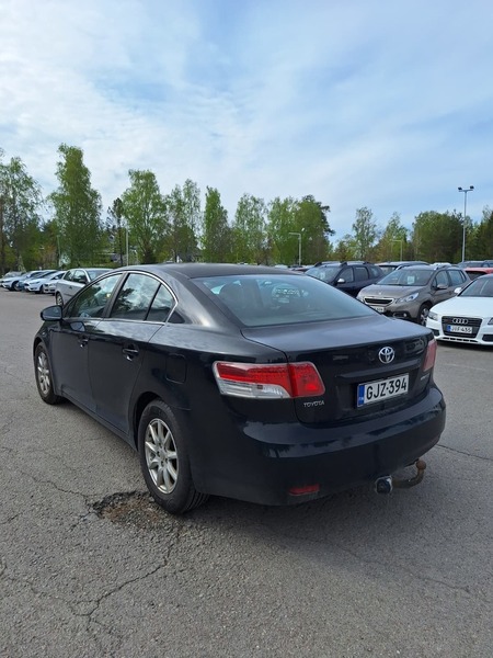 Toyota Avensis vaihtoauto