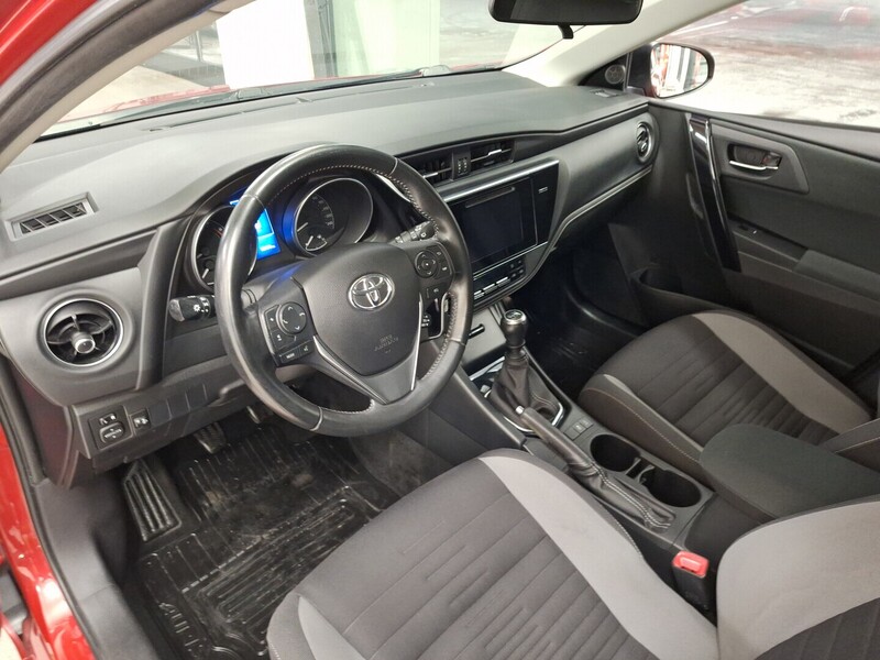 Toyota Auris vaihtoauto