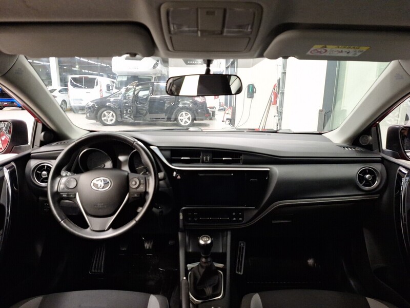 Toyota Auris vaihtoauto