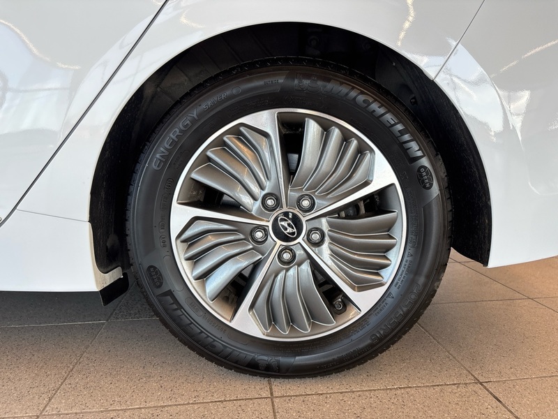 Hyundai IONIQ plug-in vaihtoauto