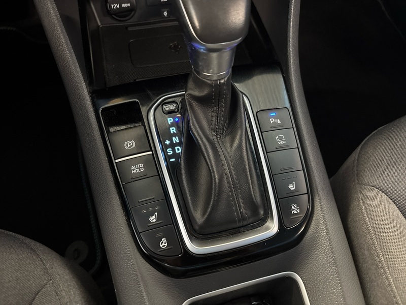 Hyundai IONIQ plug-in vaihtoauto