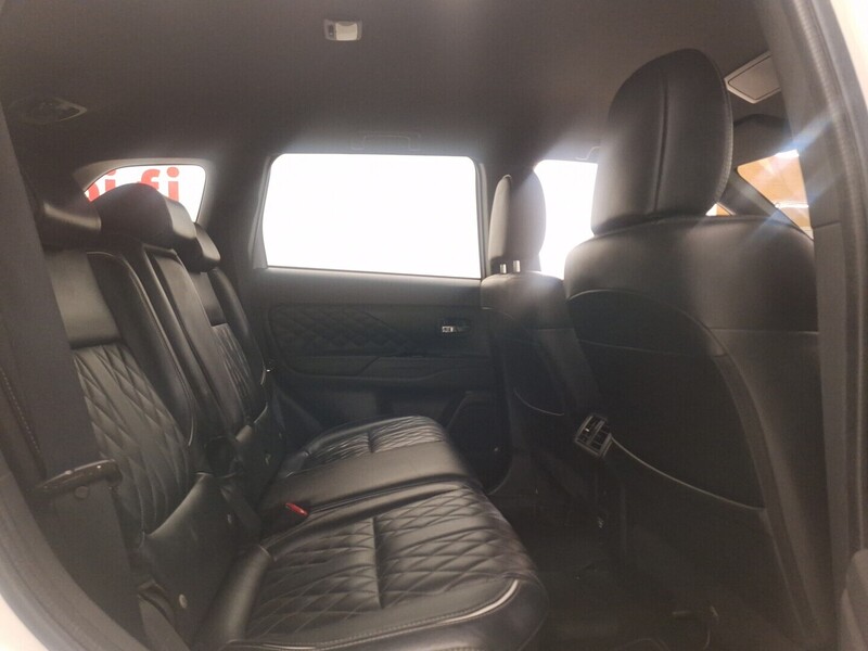 Mitsubishi Outlander PHEV vaihtoauto