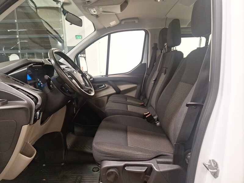 Ford Tourneo Custom vaihtoauto