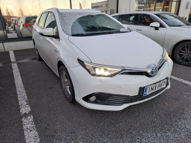 Toyota Auris vaihtoauto