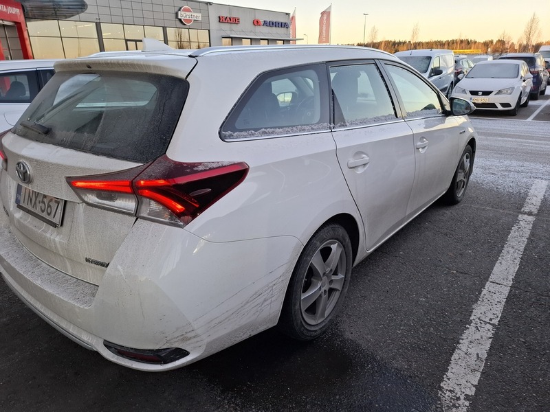 Toyota Auris vaihtoauto