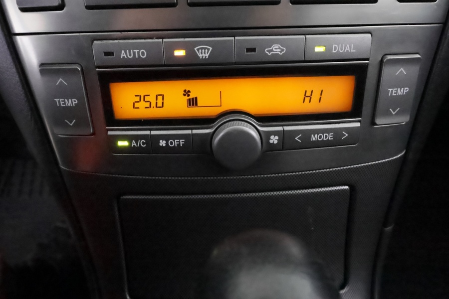 Toyota Avensis vaihtoauto