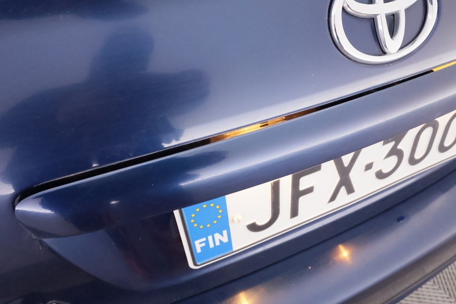 Toyota Avensis vaihtoauto