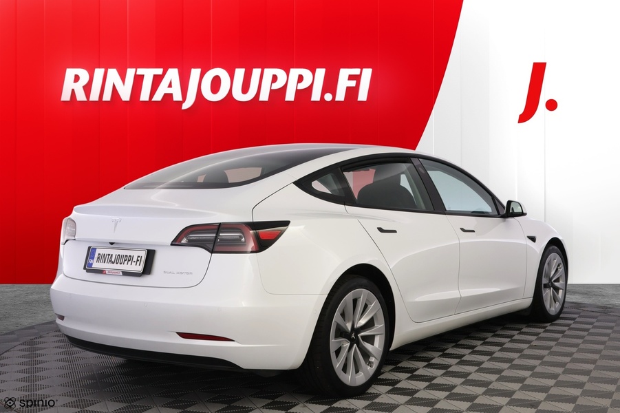 Tesla Model 3 vaihtoauto