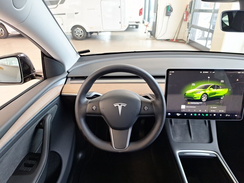 Tesla Model Y vaihtoauto