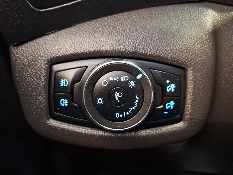 Ford Transit Connect vaihtoauto